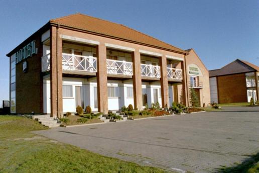 Greenline Hotel Hellfeld Neubrandenburg Exterior photo