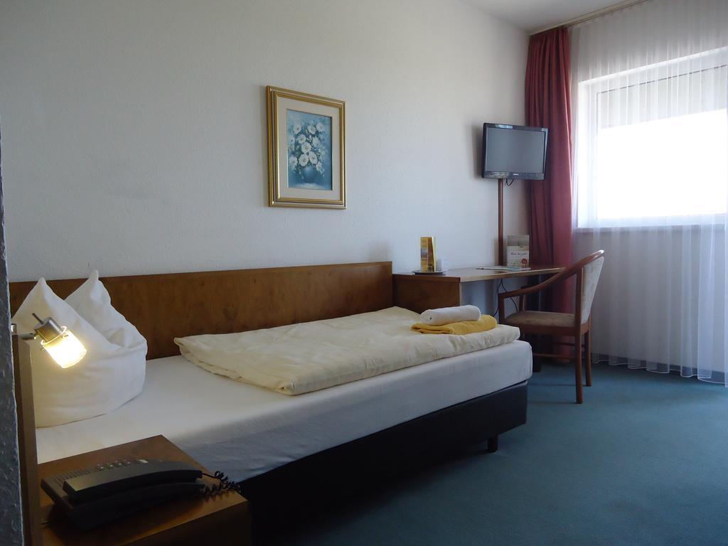 Greenline Hotel Hellfeld Neubrandenburg Room photo