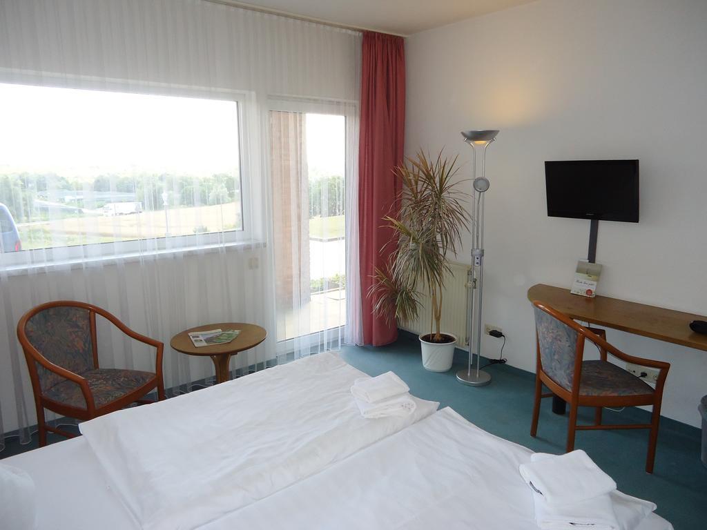 Greenline Hotel Hellfeld Neubrandenburg Room photo
